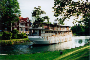 Mini Canal Cruise M/S Wilhelm Tham (Motala - Söderköping)