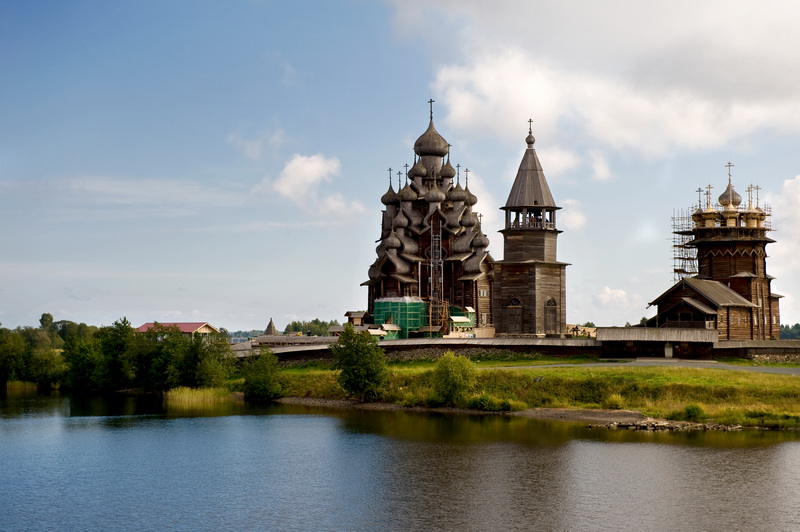 5 Reasons to Choose a Russian River Cruise Image