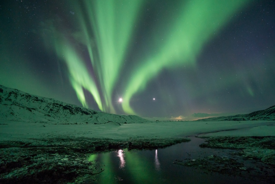 The Best Time and Place to See Northern Lights in Iceland Image