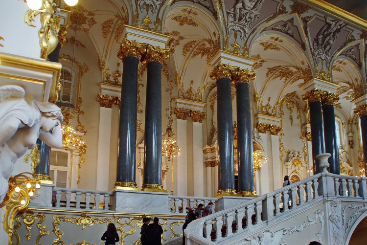 St. Petersburg Travel Guide Image